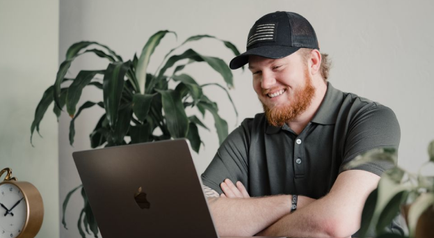 Veteran using a computer